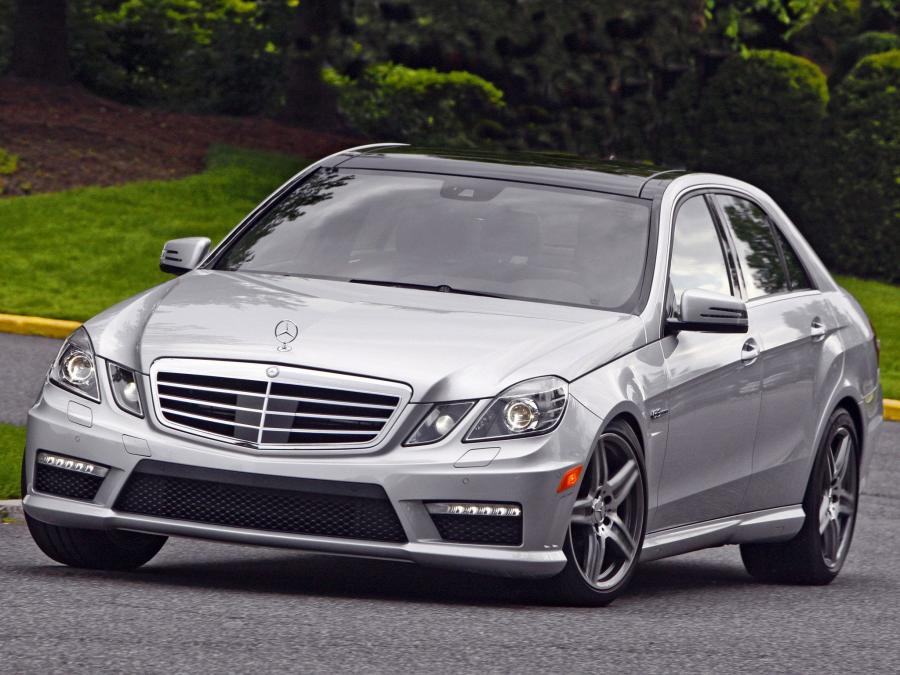  Mercedes-Benz E63 AMG 2009 года  (US) (фото 10 из 11)